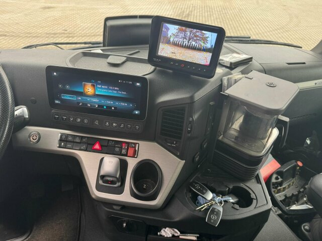 Mercedes-Benz Arocs 3253 8x4 Abrollkipper Kran Palfinger 37002 - 吊钩升降车, 起重车:图3 Mercedes-Benz Arocs 3253 8x4 Abrollkipper Kran Palfinger 37002 - 吊钩升降车, 起重车:图3