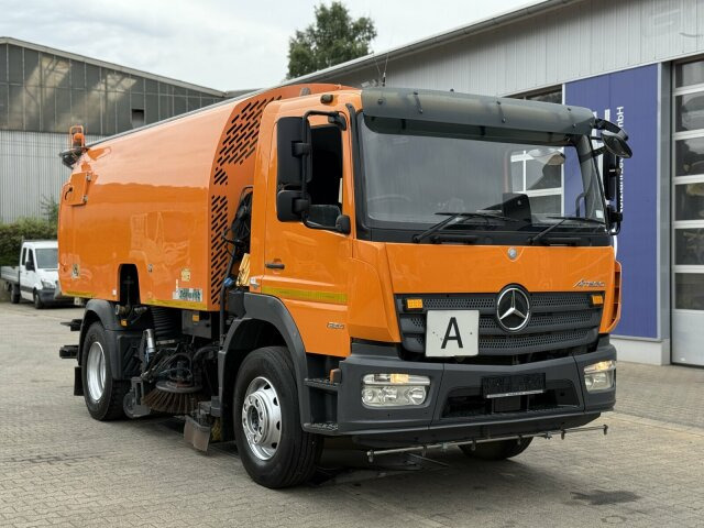 Mercedes-Benz Atego 1324 4x2 Kehrmaschine Schmidt SKF S7B 7 m³ - 道路清扫机:图1 Mercedes-Benz Atego 1324 4x2 Kehrmaschine Schmidt SKF S7B 7 m³ - 道路清扫机:图1