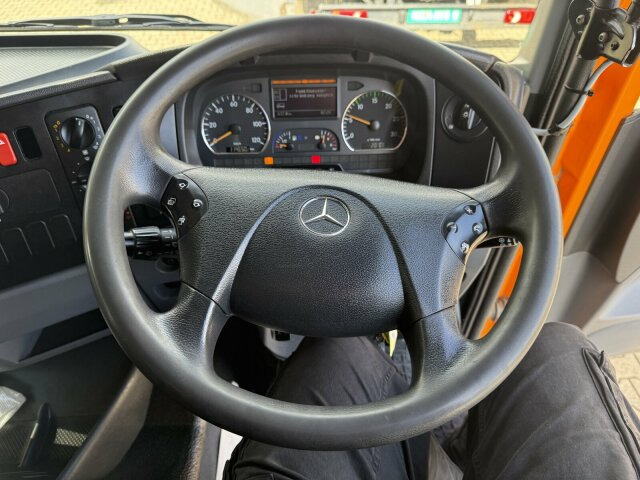 Mercedes-Benz Atego 1324 4x2 Kehrmaschine Viajet 6R/L - 道路清扫机:图3 Mercedes-Benz Atego 1324 4x2 Kehrmaschine Viajet 6R/L - 道路清扫机:图3