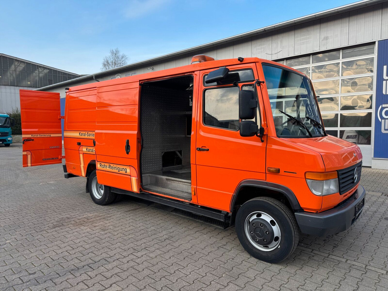 Mercedes-Benz Vario 818D Kanalreiniger Rockstroh Drain Jet 100 - 真空车:图2 Mercedes-Benz Vario 818D Kanalreiniger Rockstroh Drain Jet 100 - 真空车:图2