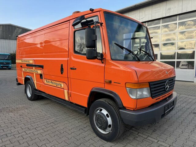 Mercedes-Benz Vario 818D Kanalreiniger Rockstroh Drain Jet 100 - 真空车:图1 Mercedes-Benz Vario 818D Kanalreiniger Rockstroh Drain Jet 100 - 真空车:图1