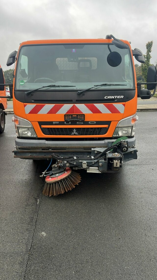 Mitsubishi Canter FUSO Kehrmaschine BROCK SL140 4 m³ - 道路清扫机:图4 Mitsubishi Canter FUSO Kehrmaschine BROCK SL140 4 m³ - 道路清扫机:图4
