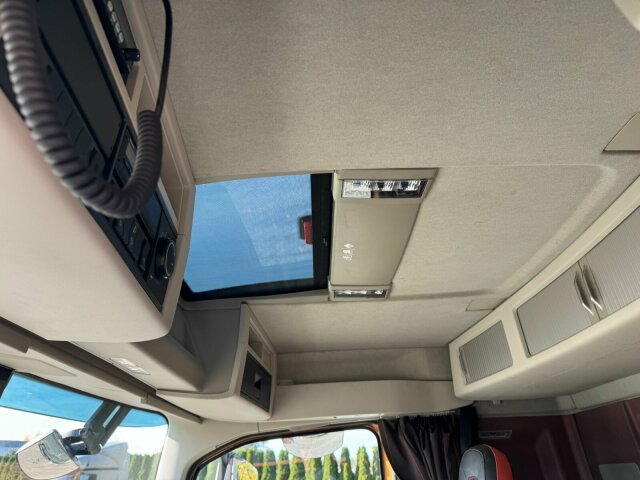 Volvo FH16 750 8X4 Holztransport Alukar TOP! - 木材运输车:图4 Volvo FH16 750 8X4 Holztransport Alukar TOP! - 木材运输车:图4