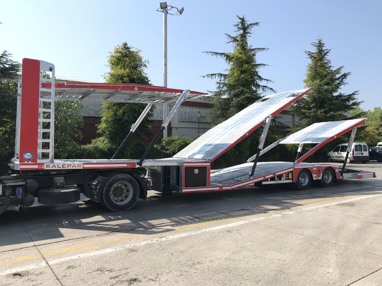 KALEPAR KLP 228V6-6 Loader Autotransporter - 自动转运半拖车:图4 KALEPAR KLP 228V6-6 Loader Autotransporter - 自动转运半拖车:图4