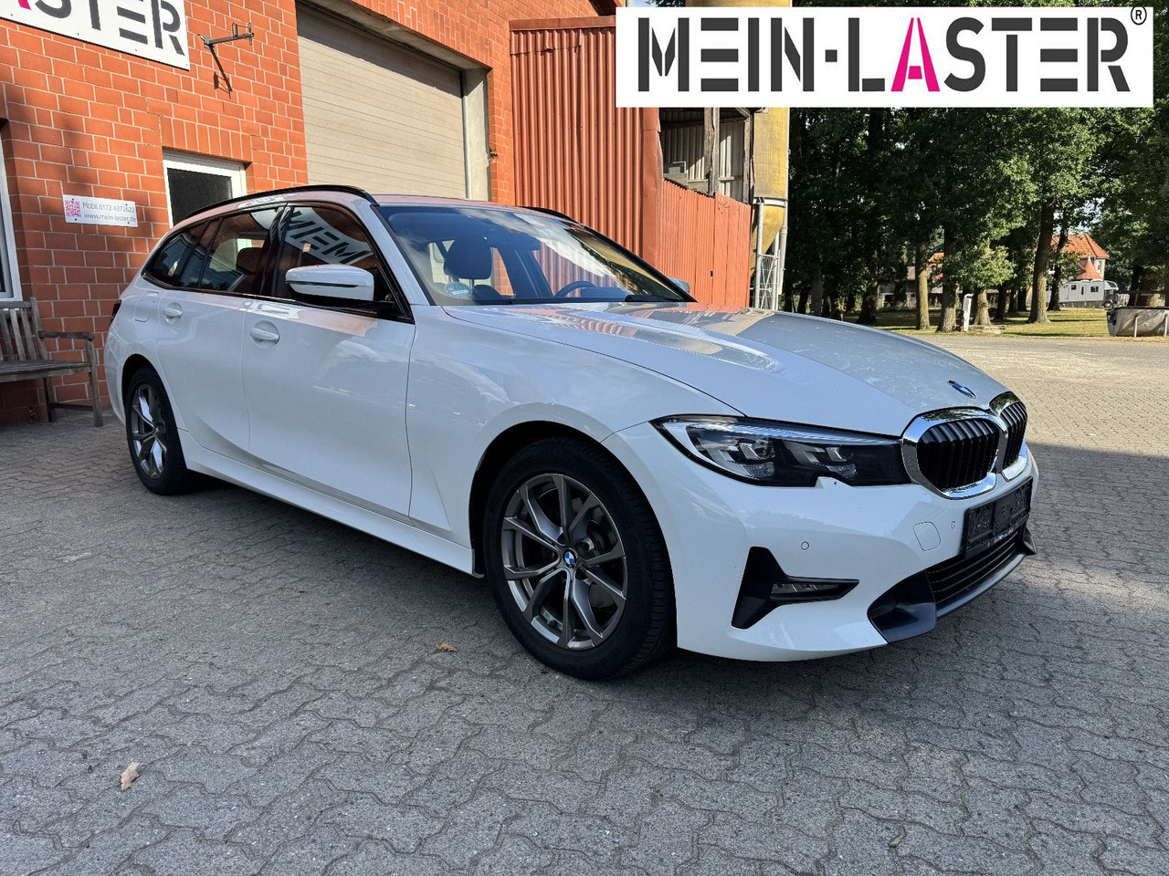 BMW 320 d xDrive touring Sport Line shadow AHK - 旅行车:图2 BMW 320 d xDrive touring Sport Line shadow AHK - 旅行车:图2
