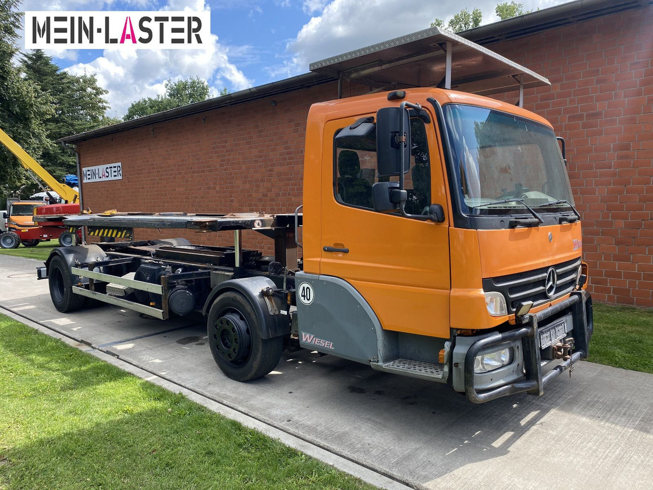 Mercedes-Benz Kamag Wiesel Umsetzter Sattelplatte - 集装箱运输车/ 可拆卸车身的卡车:图1 Mercedes-Benz Kamag Wiesel Umsetzter Sattelplatte - 集装箱运输车/ 可拆卸车身的卡车:图1