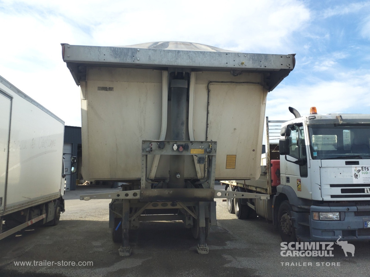SCHMITZ Tipper Alu-square sided body 24m³ - 翻斗半拖车:图5 SCHMITZ Tipper Alu-square sided body 24m³ - 翻斗半拖车:图5
