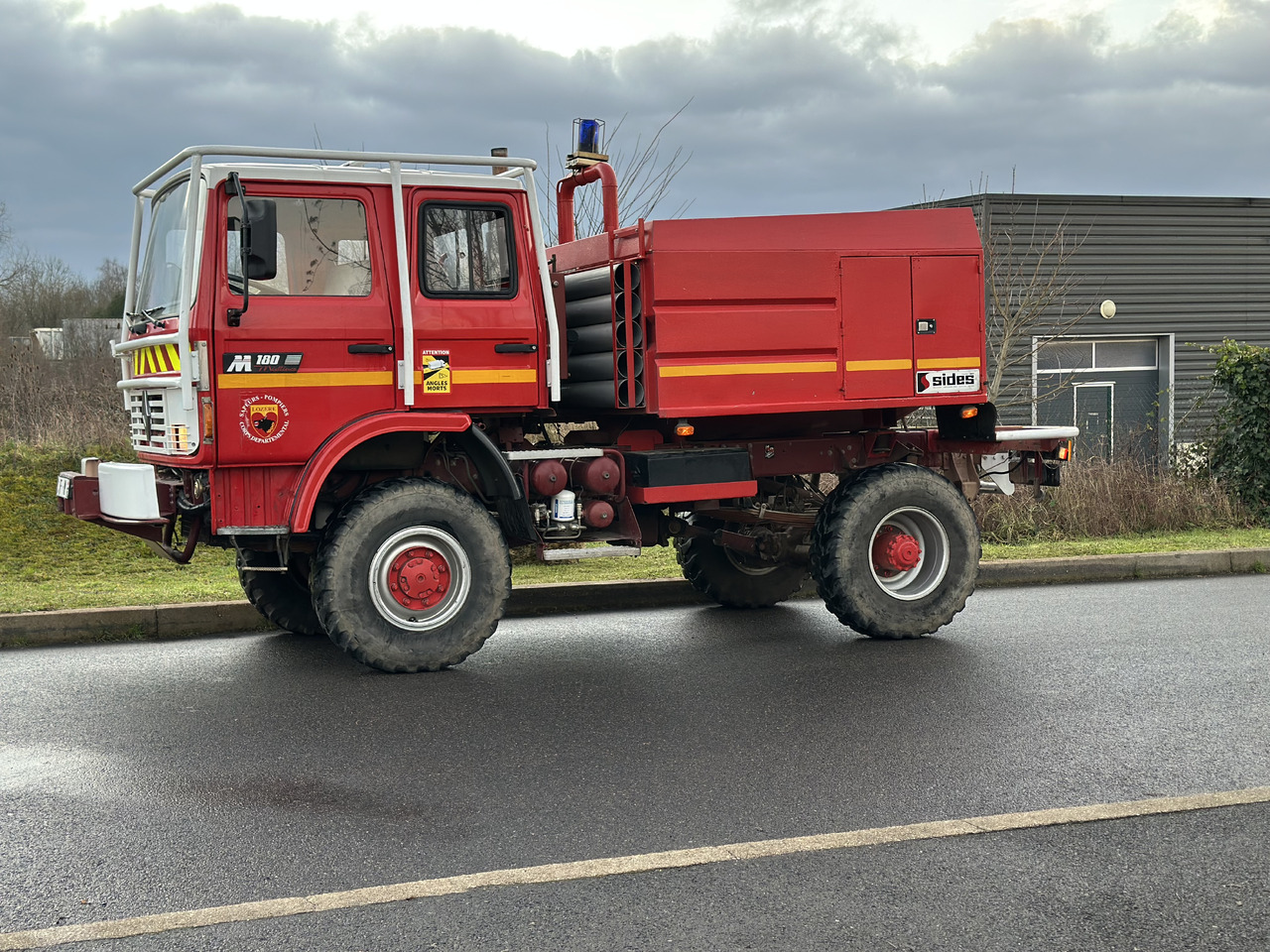 RENAULT M180 - 消防车:图2 RENAULT M180 - 消防车:图2