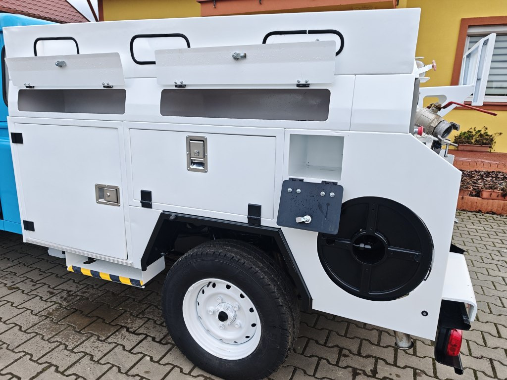 真空车 Land Rover Defender VAACUM truck canalisation cleaner：图33