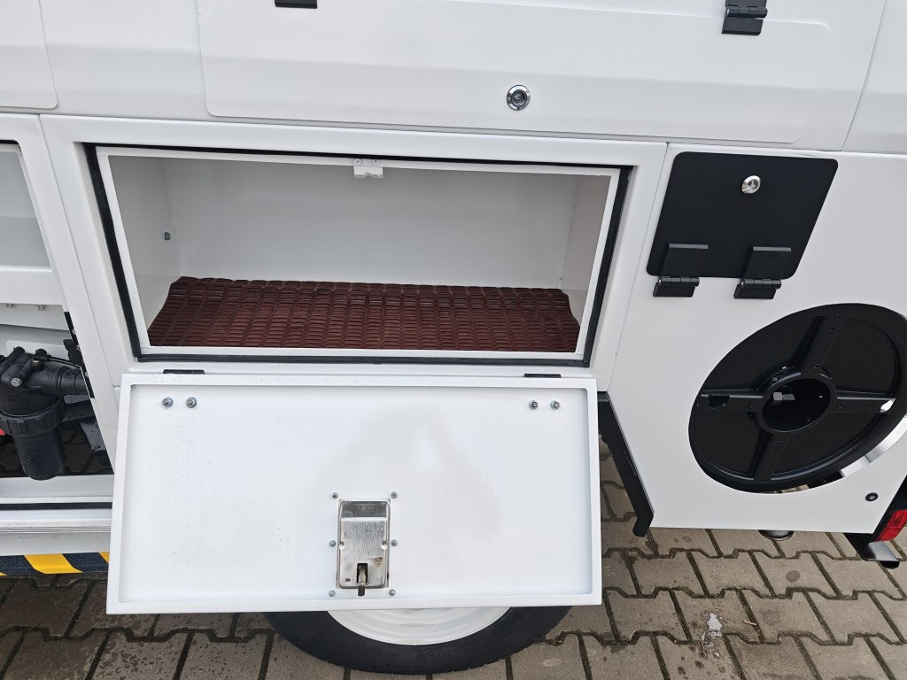 真空车 Land Rover Defender VAACUM truck canalisation cleaner：图30