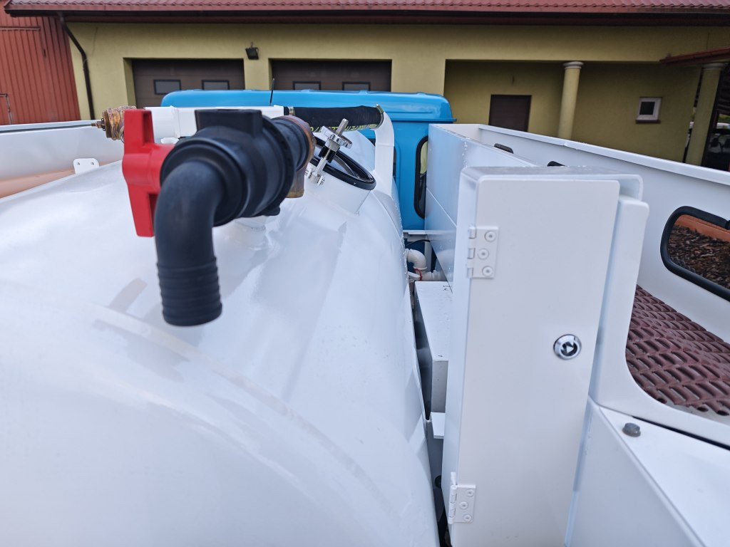 真空车 Land Rover Defender VAACUM truck canalisation cleaner：图42