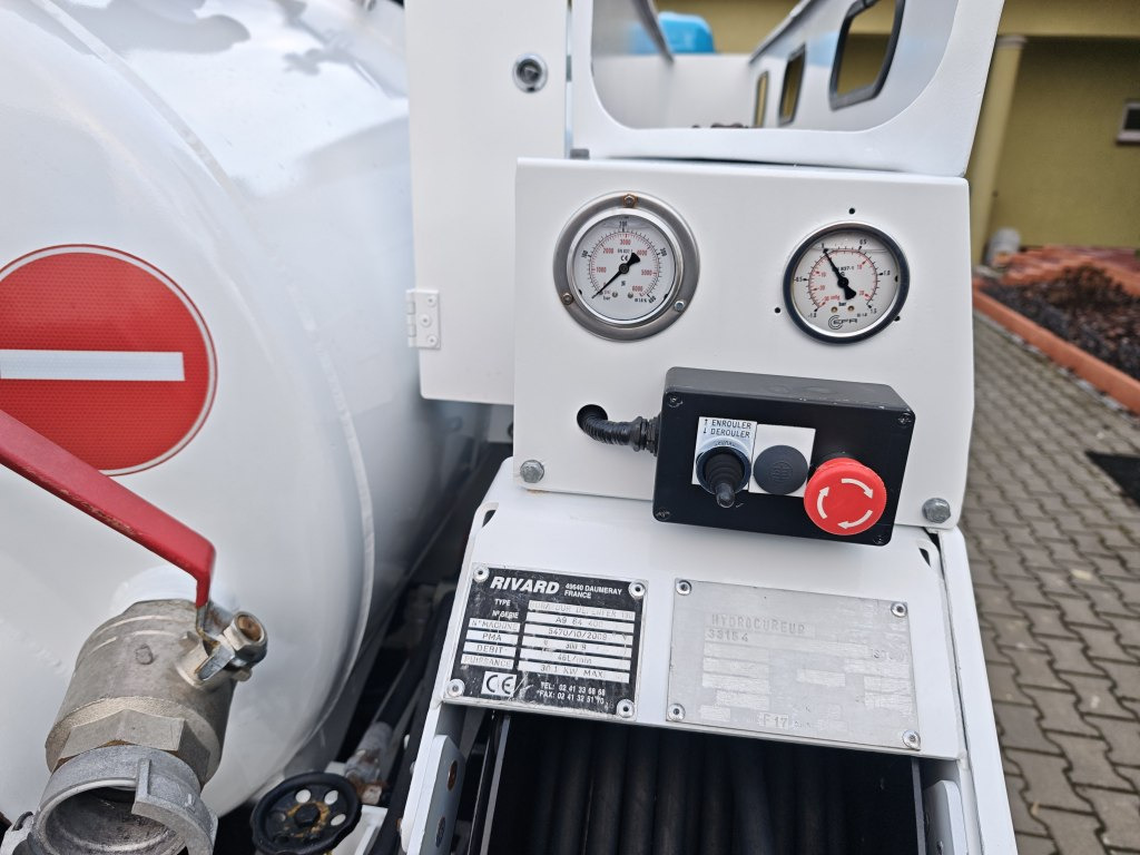 真空车 Land Rover Defender VAACUM truck canalisation cleaner：图45