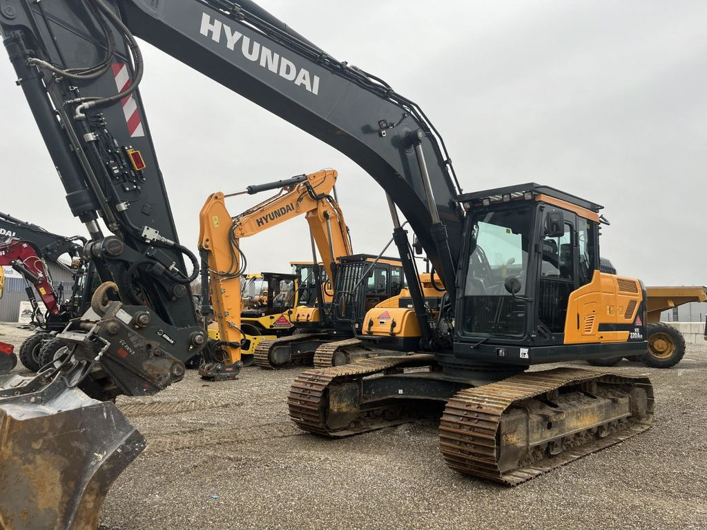 Hyundai HX220AL Hyundai HX220AL - 履带式挖掘机:图1 Hyundai HX220AL Hyundai HX220AL - 履带式挖掘机:图1