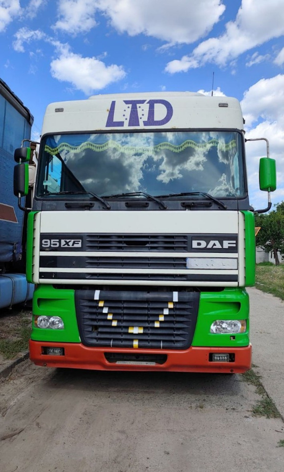 DAF XF95.430 - 牵引车:图2 DAF XF95.430 - 牵引车:图2