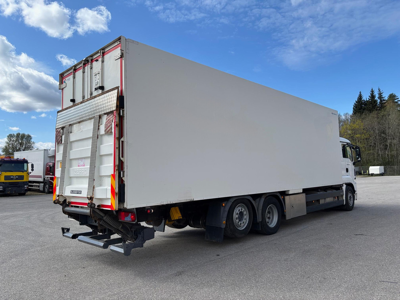 MAN TGS 26.360 - 厢式卡车:图2 MAN TGS 26.360 - 厢式卡车:图2