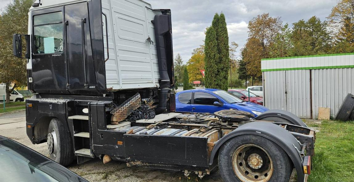 RENAULT Magnum 480 ID1672S - 牵引车:图4 RENAULT Magnum 480 ID1672S - 牵引车:图4