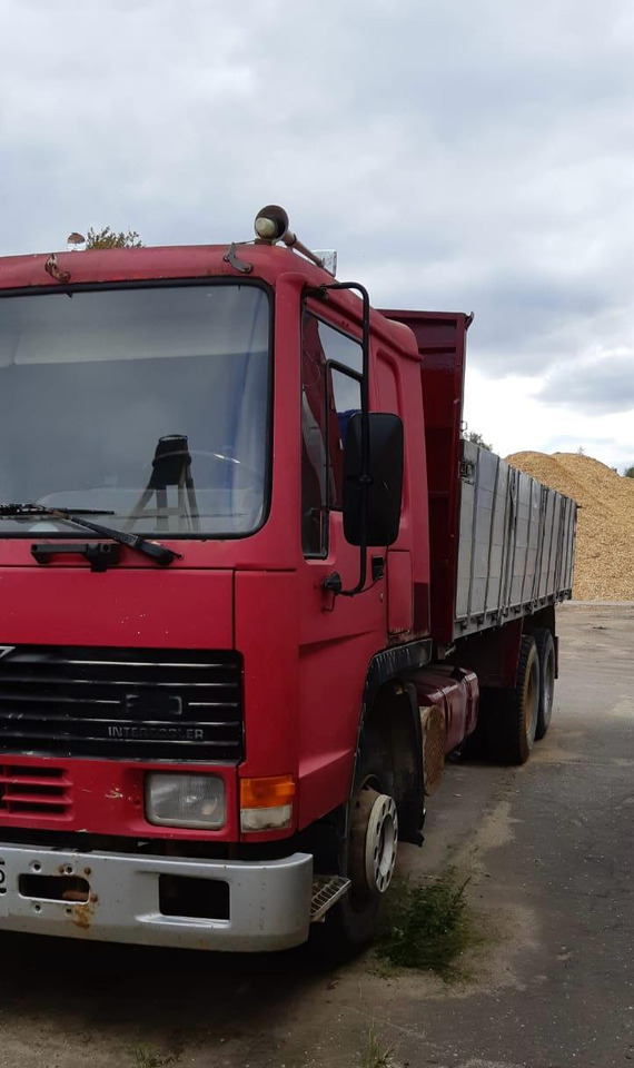 VOLVO FL10 - 翻斗车:图3 VOLVO FL10 - 翻斗车:图3