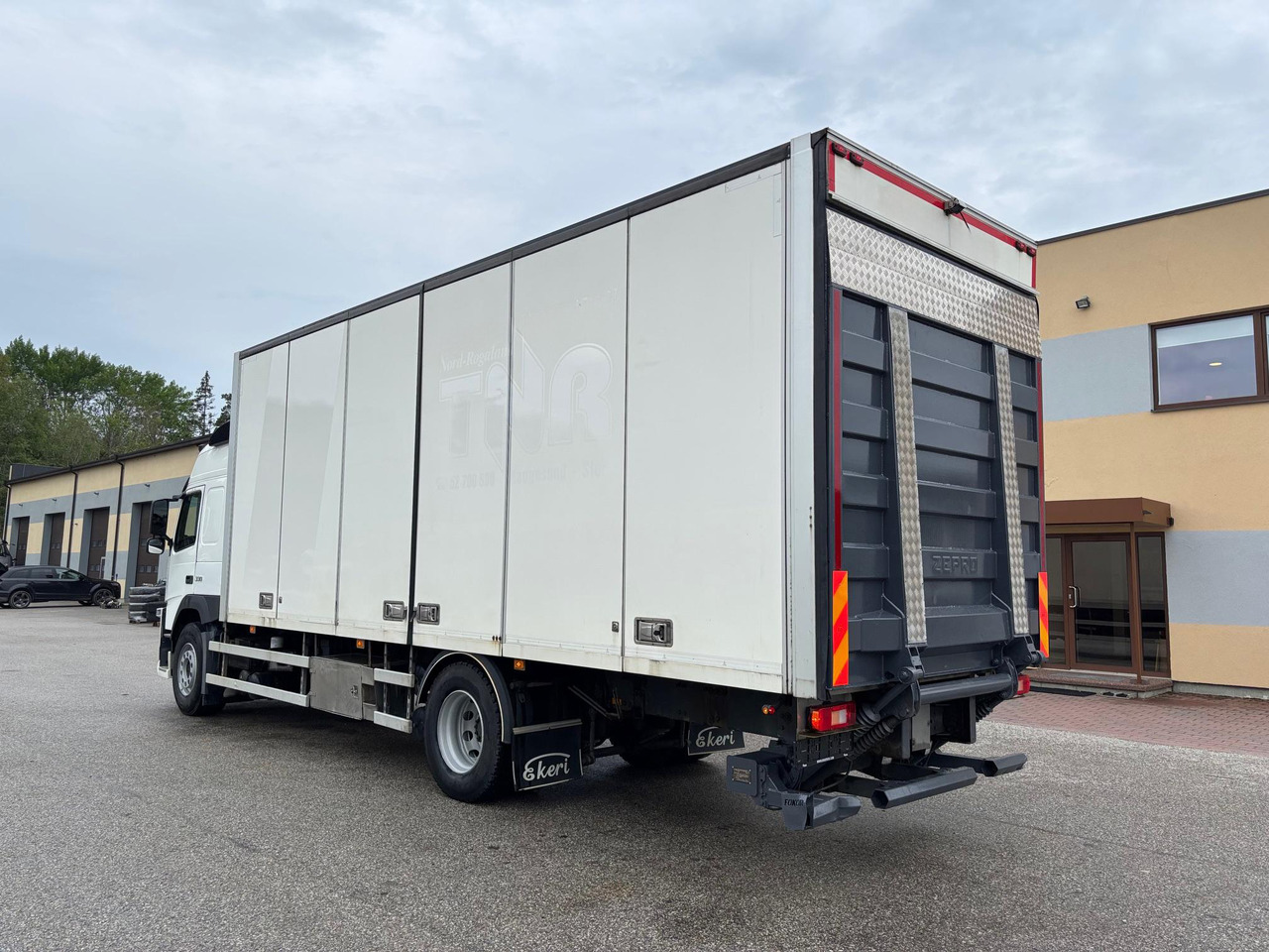 厢式卡车 VOLVO FM330：图6