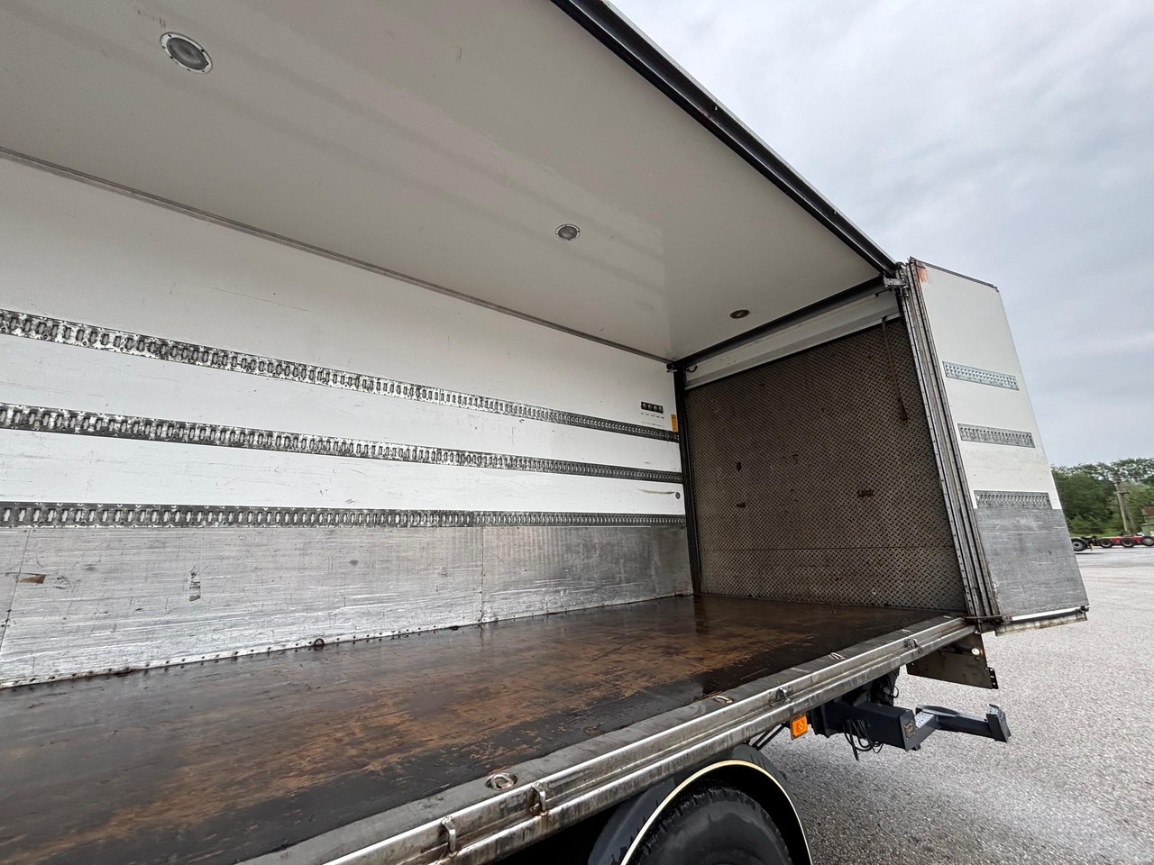 厢式卡车 VOLVO FM330：图13