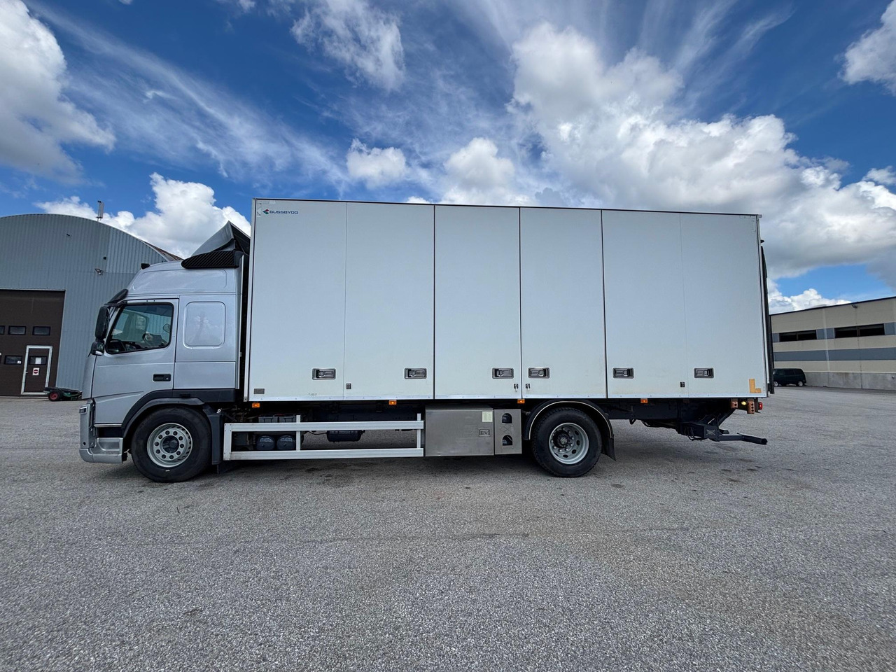 VOLVO FM330 - 厢式卡车:图5 VOLVO FM330 - 厢式卡车:图5