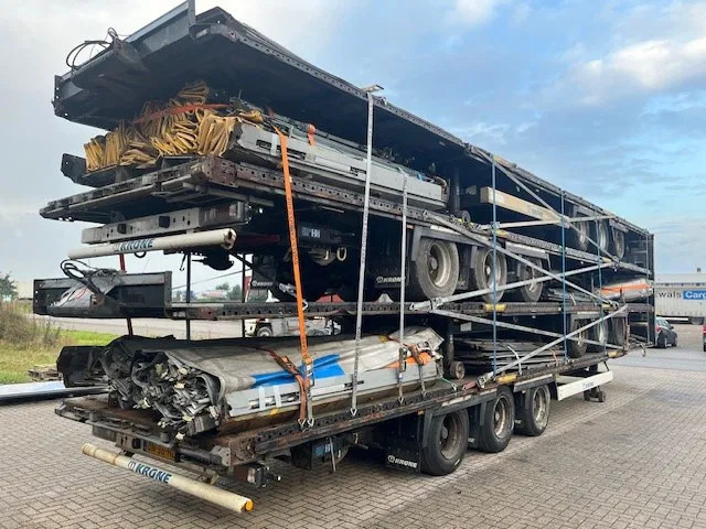 封闭厢式半拖车 Krone multiple 2014 & 2015 XL P400 mega huckepack curtain sided trailer stacks：图10