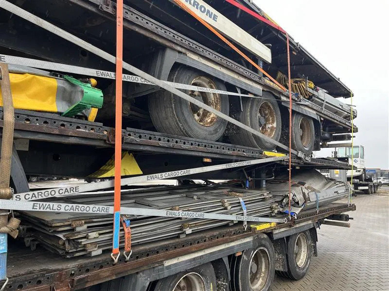 封闭厢式半拖车 Krone multiple 2014 & 2015 XL P400 mega huckepack curtain sided trailer stacks：图19