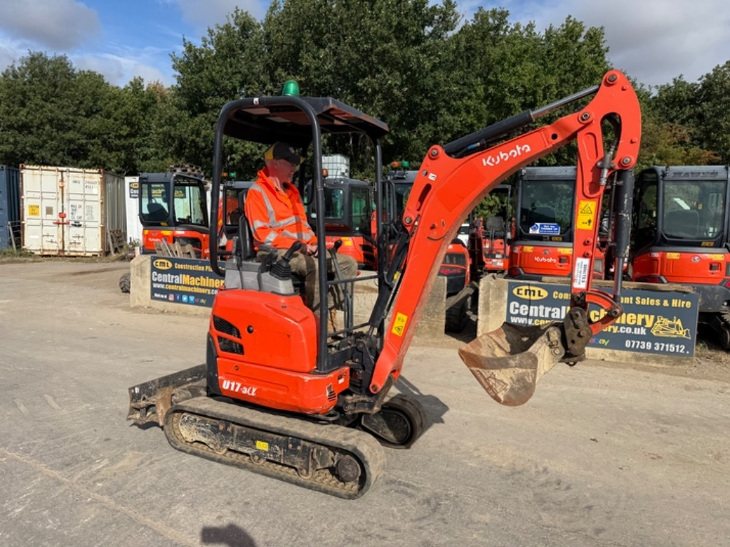 Kubota U 17-3 - 小型挖掘机:图2 Kubota U 17-3 - 小型挖掘机:图2