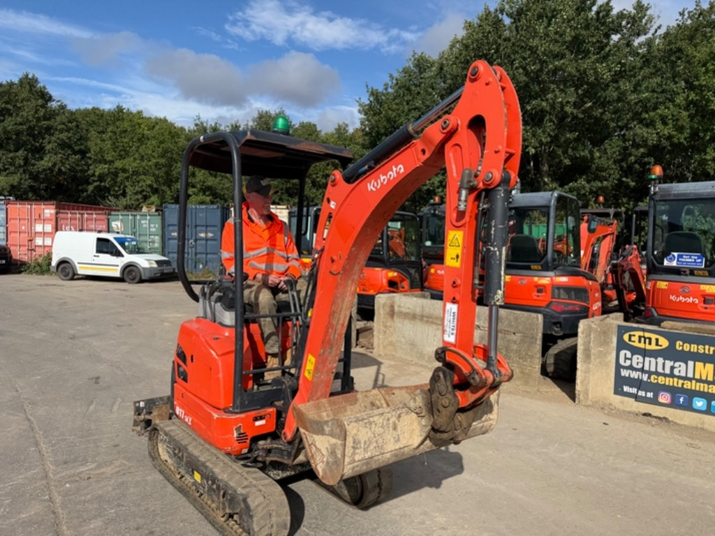 Kubota U 17-3 - 小型挖掘机:图4 Kubota U 17-3 - 小型挖掘机:图4