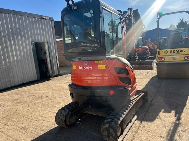 Kubota U 20-3 - 小型挖掘机:图4 Kubota U 20-3 - 小型挖掘机:图4