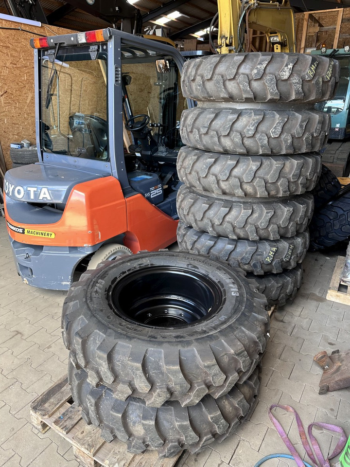 Apollo 10.00 - 20 Apollo Kompletträder - Complet tires - 轮胎 适用于 轮式挖掘机:图1 Apollo 10.00 - 20 Apollo Kompletträder - Complet tires - 轮胎 适用于 轮式挖掘机:图1