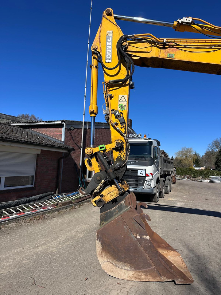 履带式挖掘机 JCB JS 220 LC ISUZU Turbo 175 Hp Rototilt Klima：图18