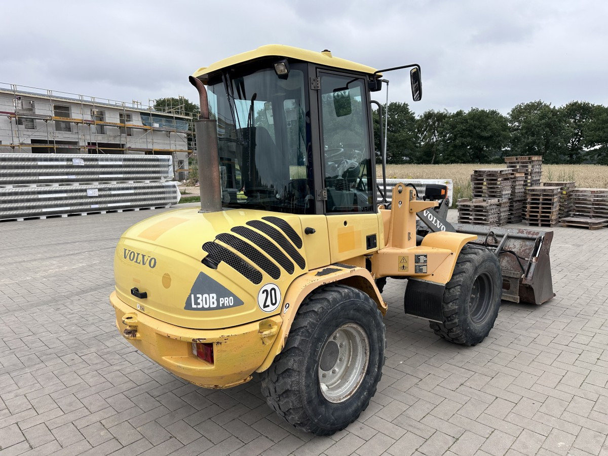 轮式装载机 VOLVO L 30 B PRO 3er Kreis Klappschaufel+Palettengabel：图6