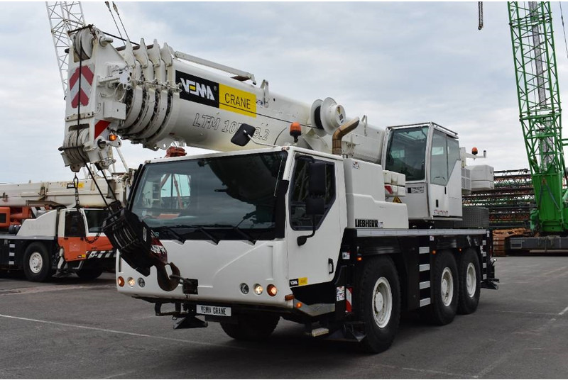 Liebherr LTM1055-3.2 - 全地形起重机:图2 Liebherr LTM1055-3.2 - 全地形起重机:图2
