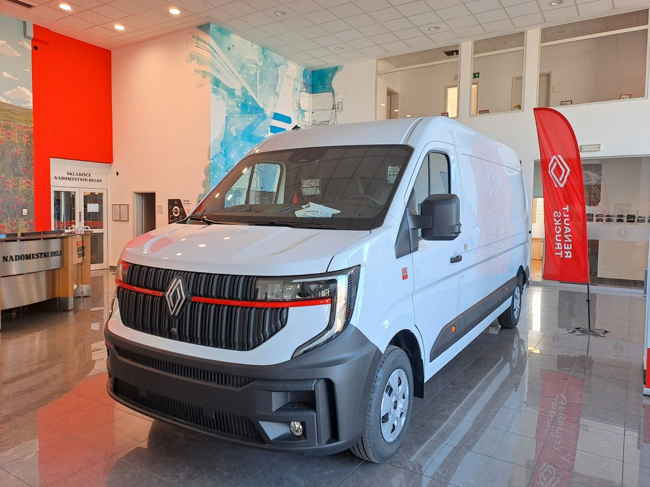 Renault Master L3H2 150 - NAV Klimaaut. Holzb. 270° - 无侧窗厢式货车:图1 Renault Master L3H2 150 - NAV Klimaaut. Holzb. 270° - 无侧窗厢式货车:图1