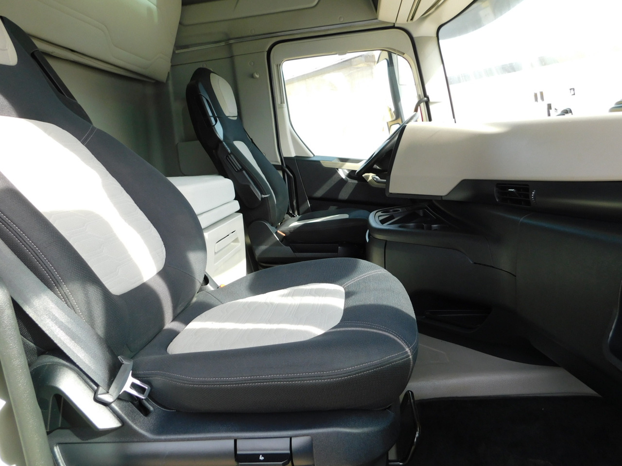 Ford F max 4x2 scab e6 12s2620 - 牵引车:图5 Ford F max 4x2 scab e6 12s2620 - 牵引车:图5