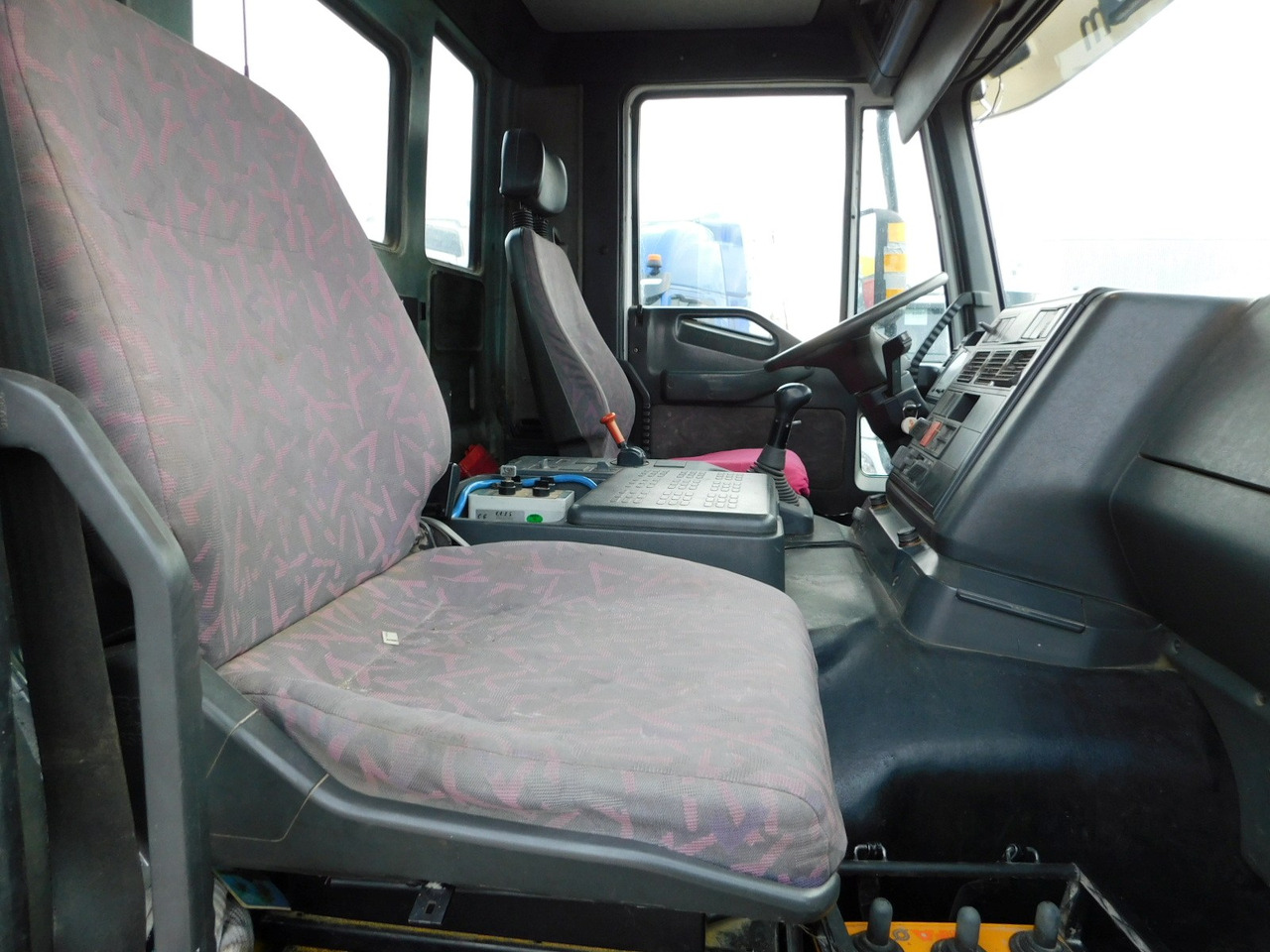 Iveco 410e44h80 - 混凝土搅拌车:图5 Iveco 410e44h80 - 混凝土搅拌车:图5