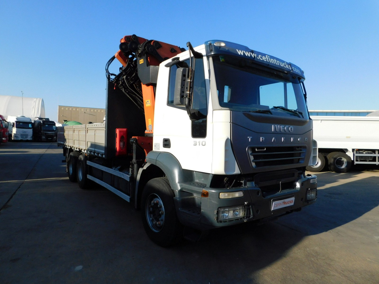 Iveco Magirus trakker - 栏板式/ 平板卡车, 起重车:图2 Iveco Magirus trakker - 栏板式/ 平板卡车, 起重车:图2