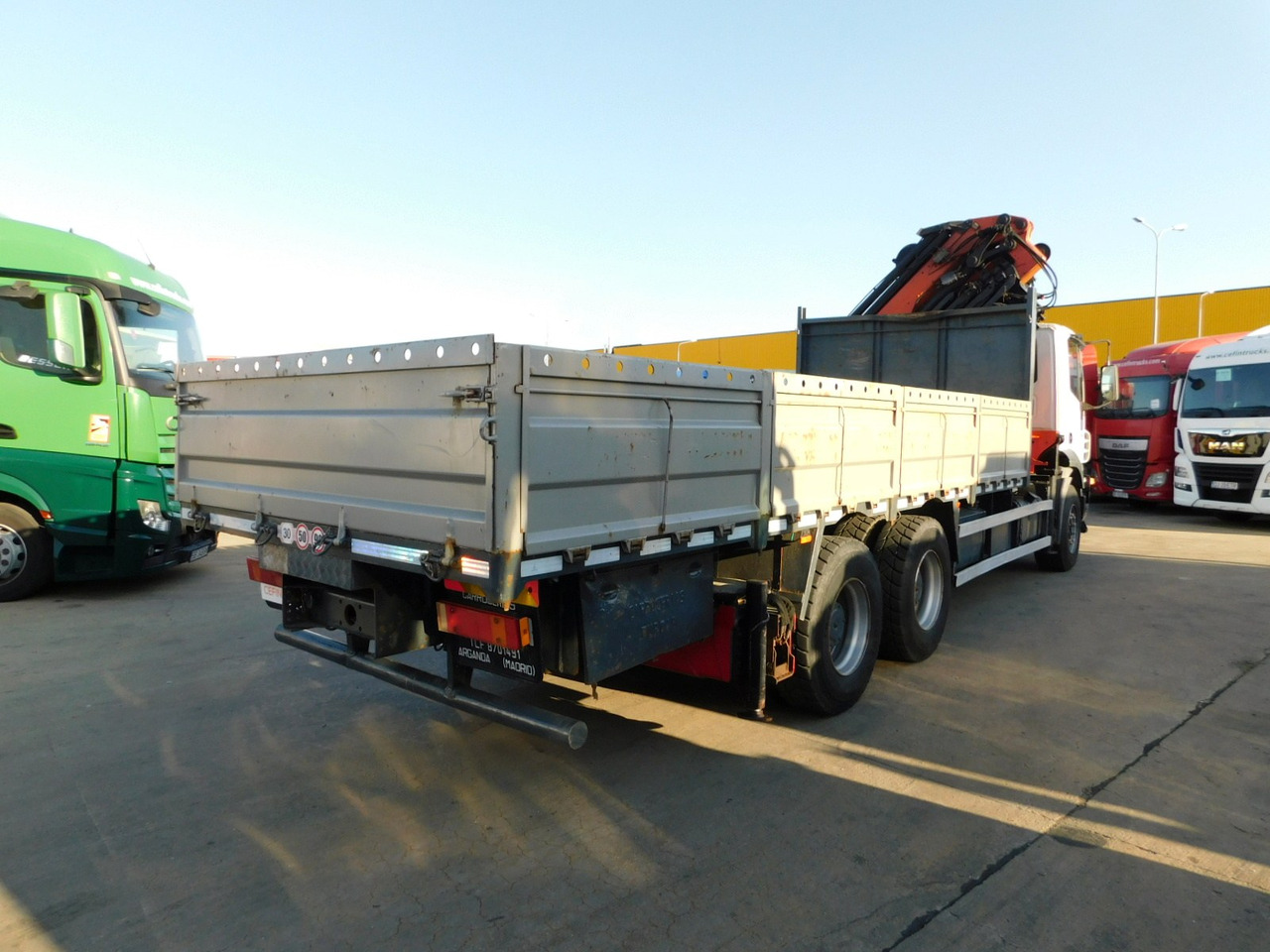 Iveco Magirus trakker - 栏板式/ 平板卡车, 起重车:图3 Iveco Magirus trakker - 栏板式/ 平板卡车, 起重车:图3