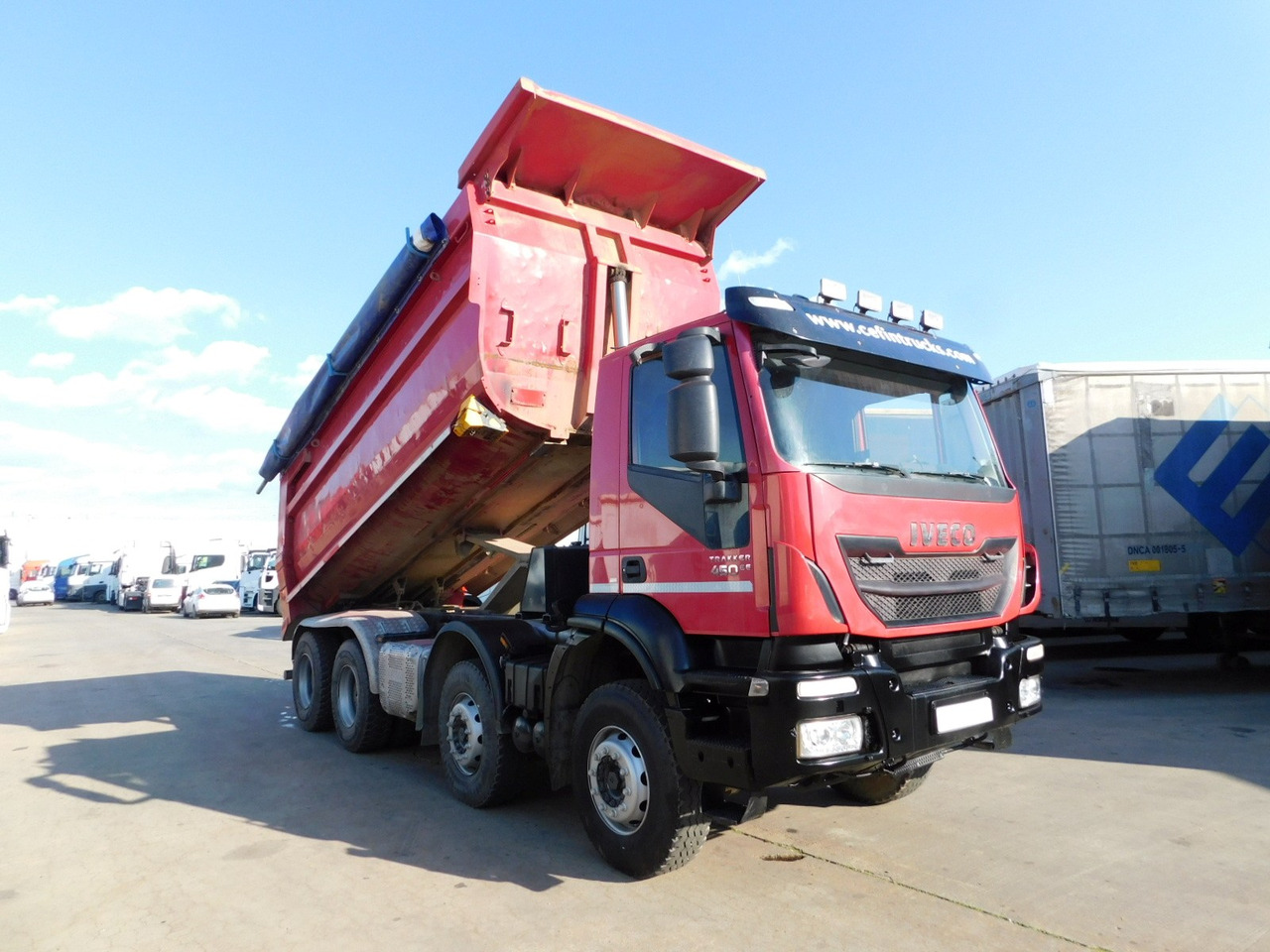 Iveco Trakker 450 - 翻斗车:图2 Iveco Trakker 450 - 翻斗车:图2
