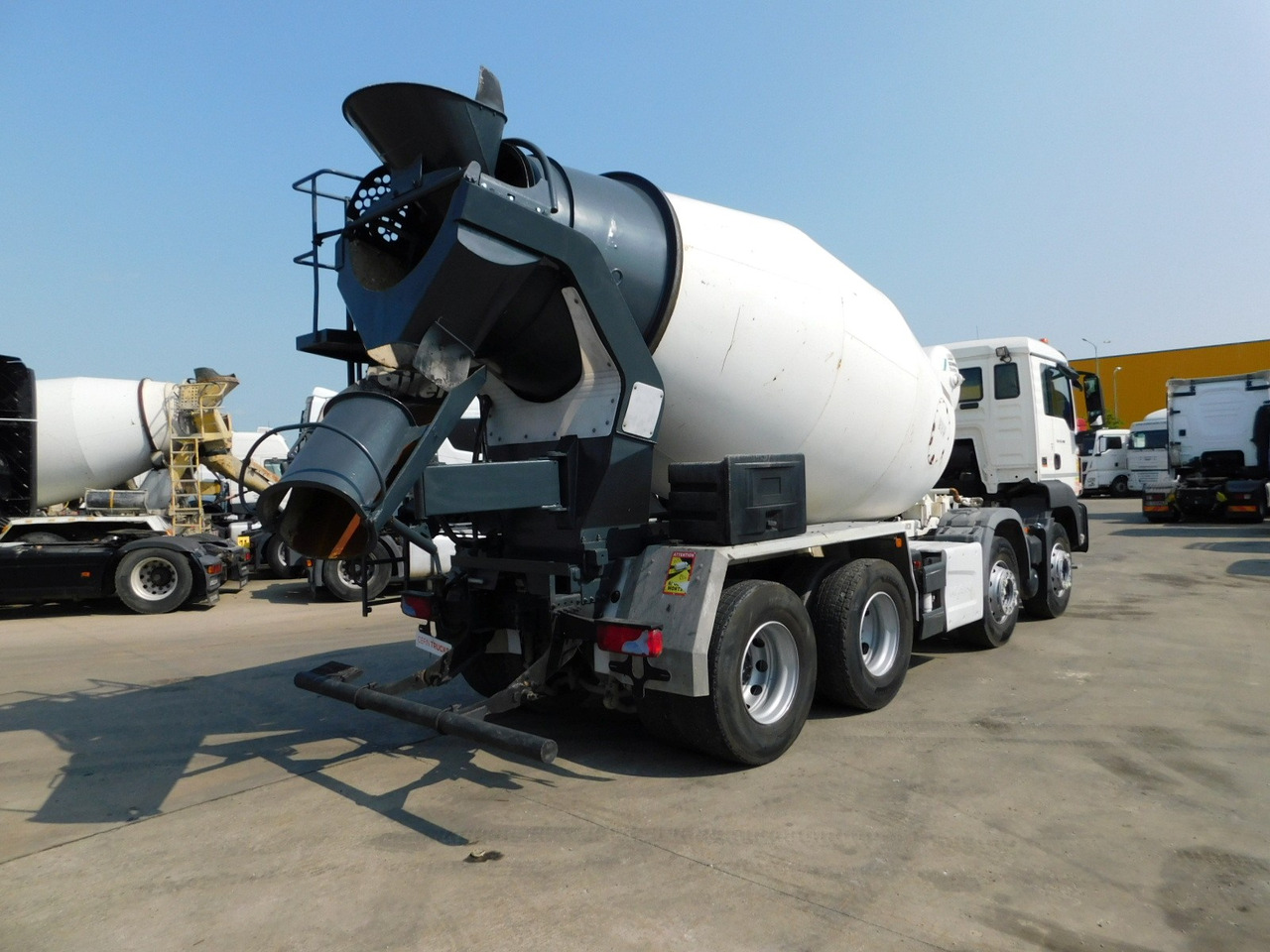 Man Tgs 32400 - 混凝土搅拌车:图3 Man Tgs 32400 - 混凝土搅拌车:图3