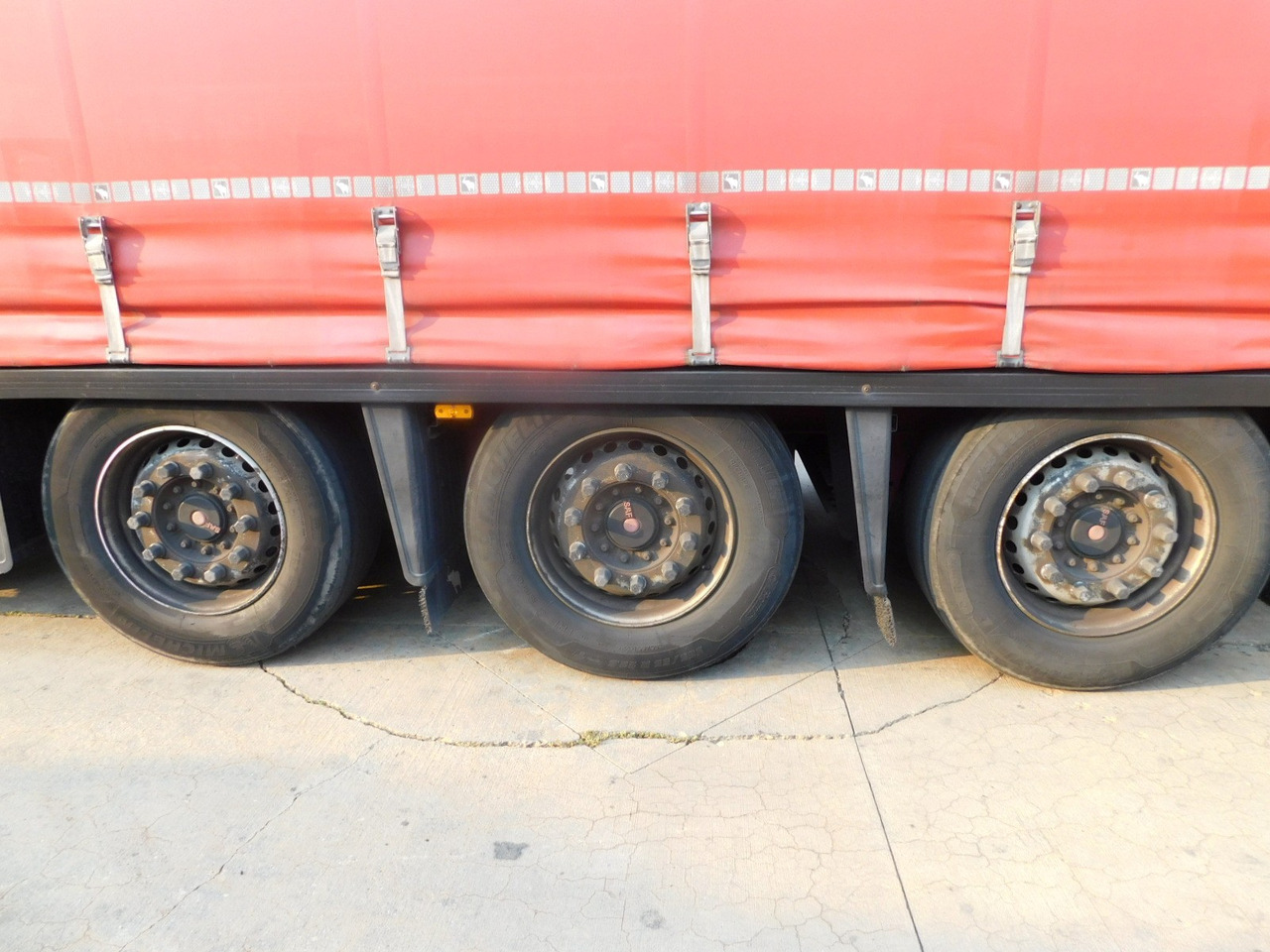 Schmitz Cargobull scbs3t - 侧帘半拖车:图5 Schmitz Cargobull scbs3t - 侧帘半拖车:图5