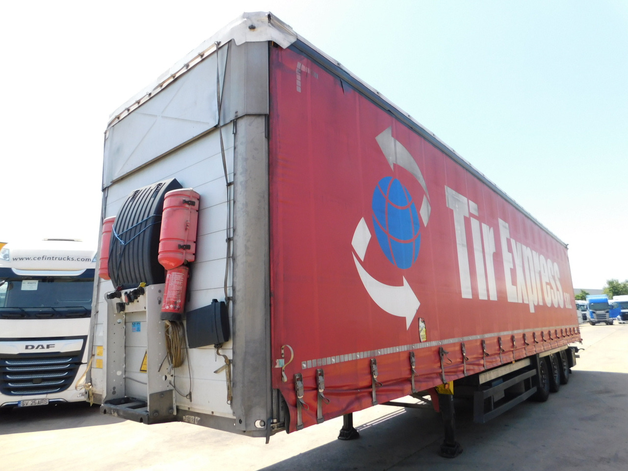 Schmitz Cargobull scbs3t - 侧帘半拖车:图1 Schmitz Cargobull scbs3t - 侧帘半拖车:图1