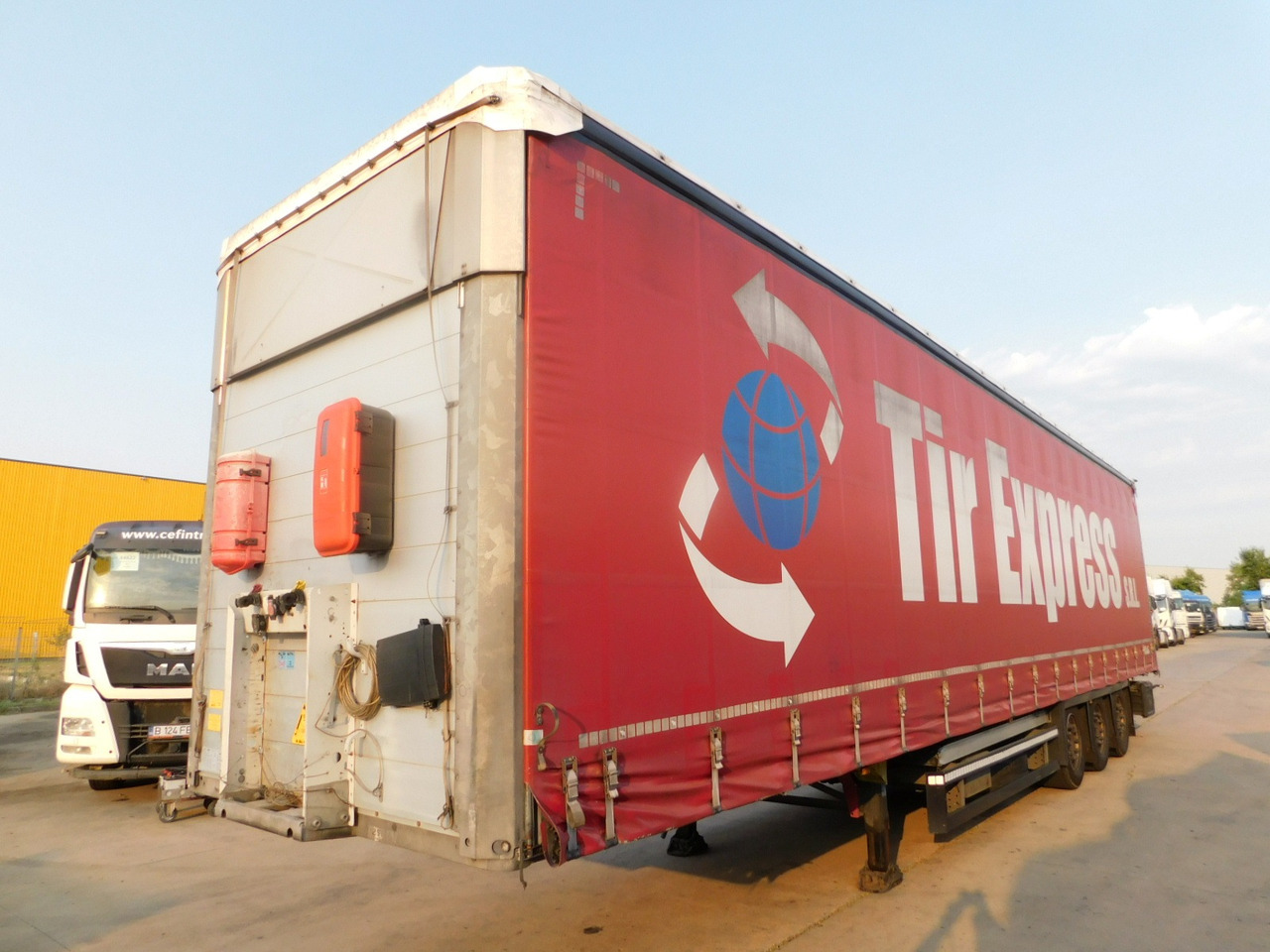 Schmitz Cargobull scbs3t - 侧帘半拖车:图1 Schmitz Cargobull scbs3t - 侧帘半拖车:图1