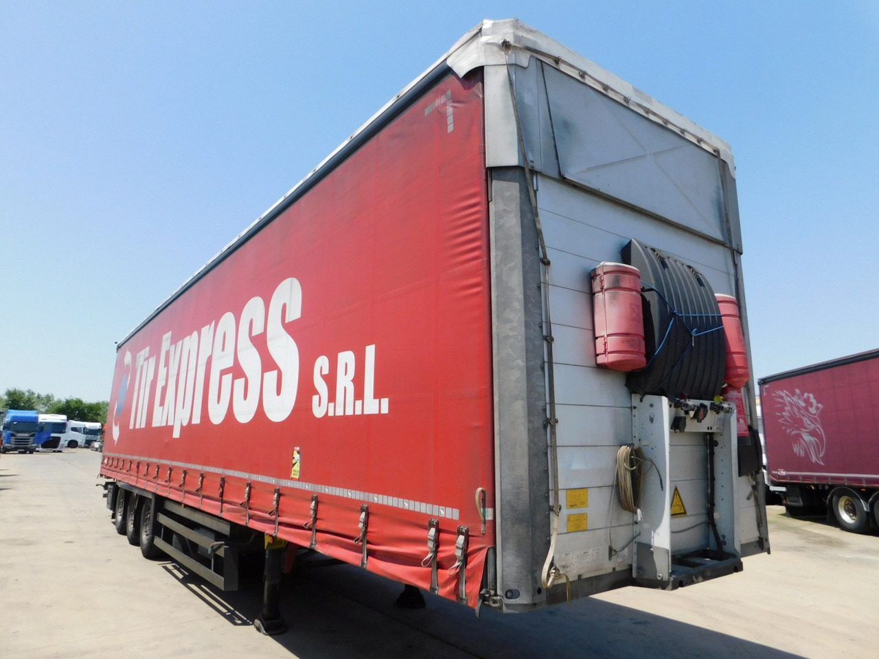 Schmitz Cargobull scbs3t - 侧帘半拖车:图2 Schmitz Cargobull scbs3t - 侧帘半拖车:图2