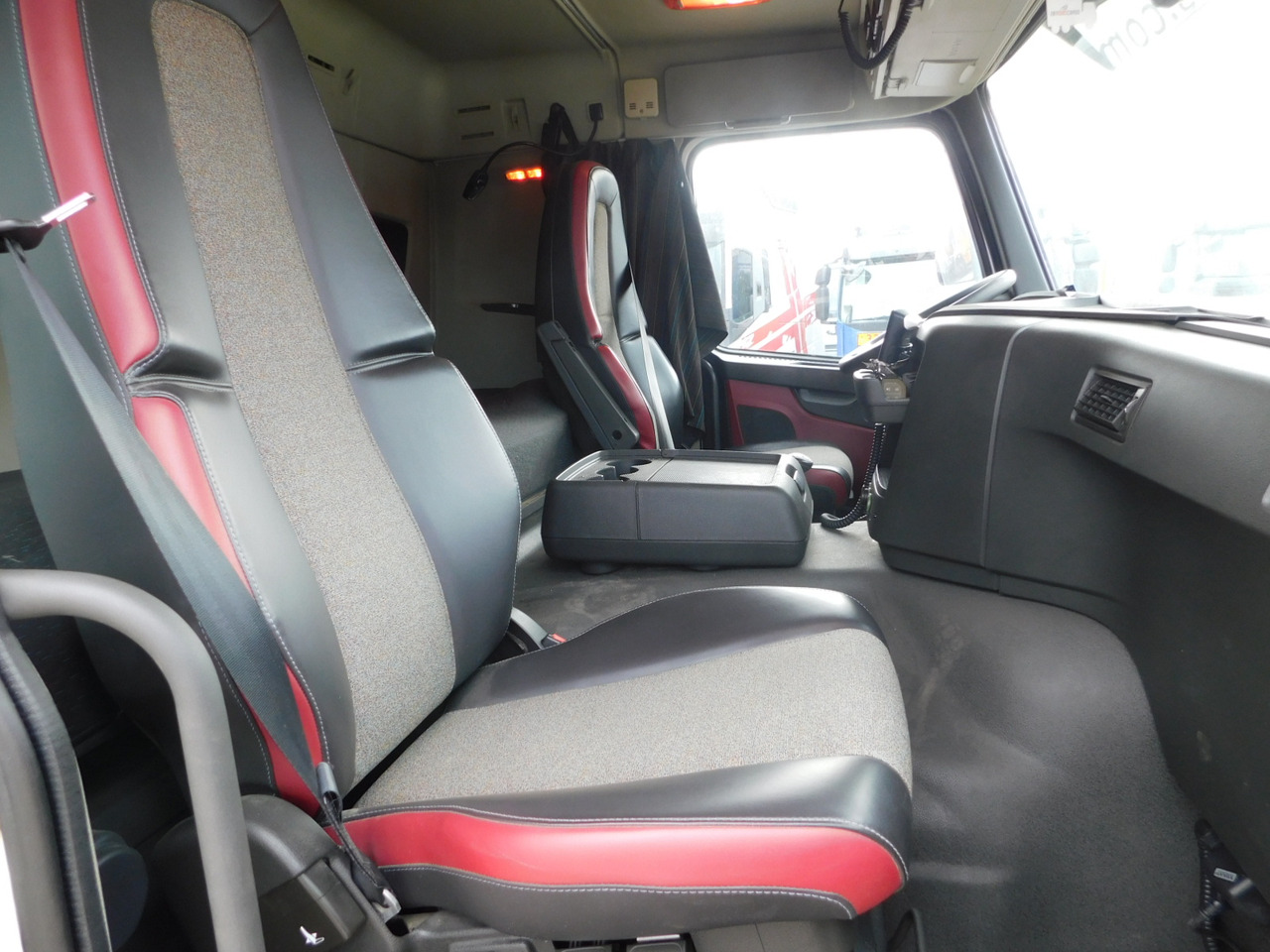 Volvo Fmx 460 - 翻斗车:图5 Volvo Fmx 460 - 翻斗车:图5