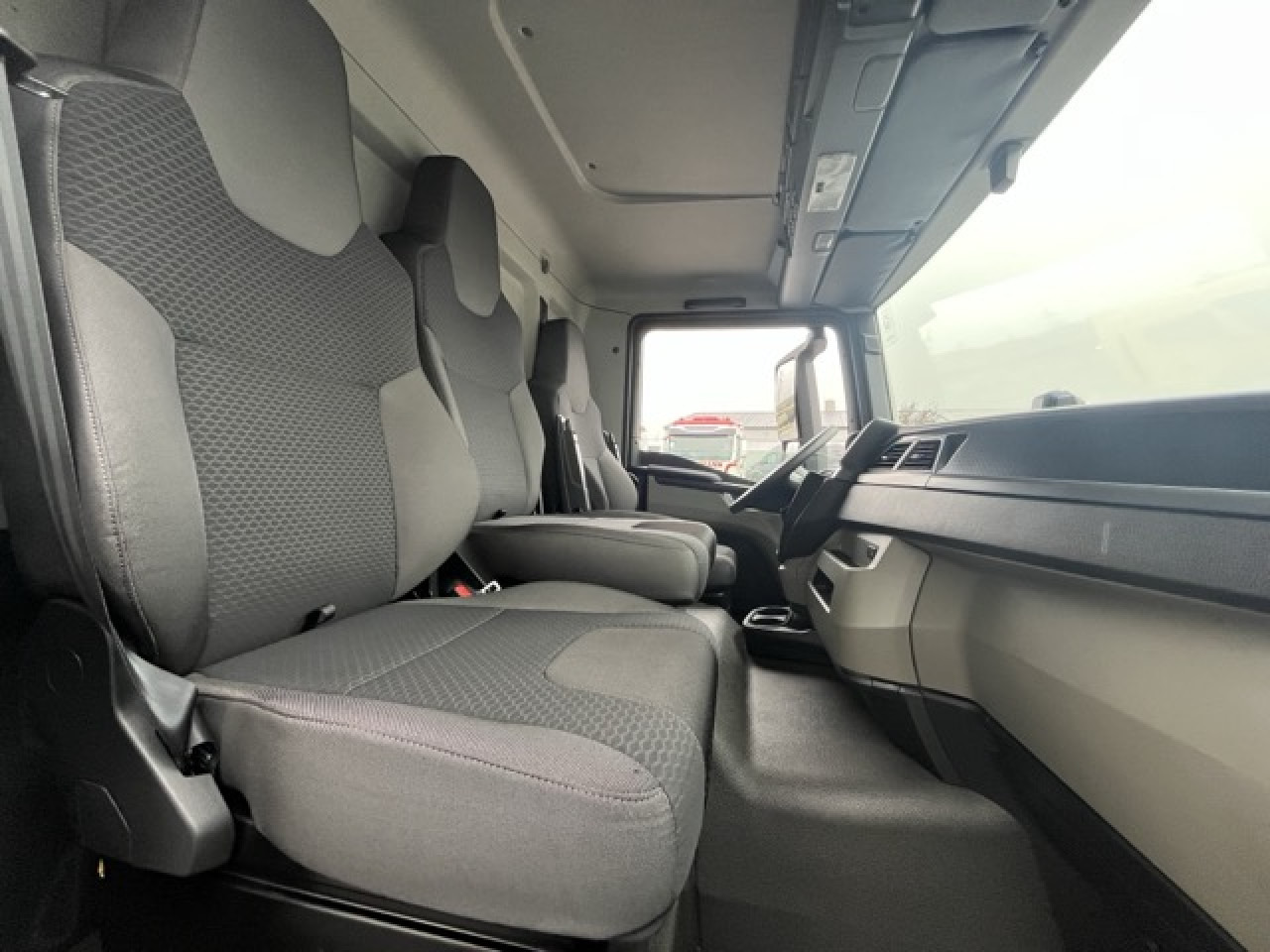 MAN TGL 12.250 4x2 BL CH Euro6 Klima AHK Luftfeder ZV - 厢式卡车:图3 MAN TGL 12.250 4x2 BL CH Euro6 Klima AHK Luftfeder ZV - 厢式卡车:图3