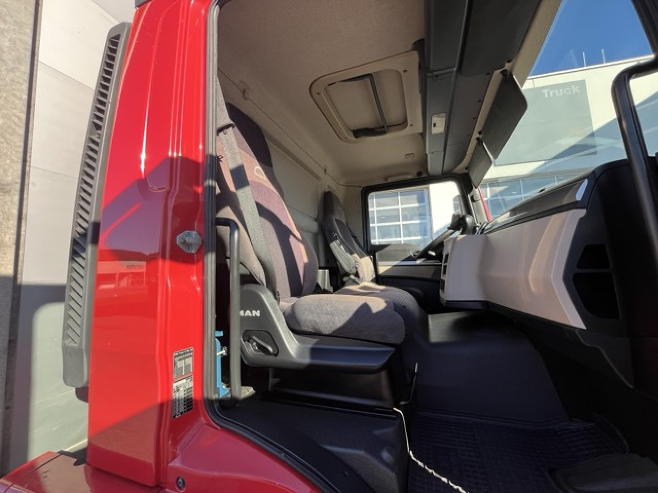 MAN TGM 18.320 4x2 BL Durchladbar - mit Tandemhänger - 侧帘卡车:图5 MAN TGM 18.320 4x2 BL Durchladbar - mit Tandemhänger - 侧帘卡车:图5