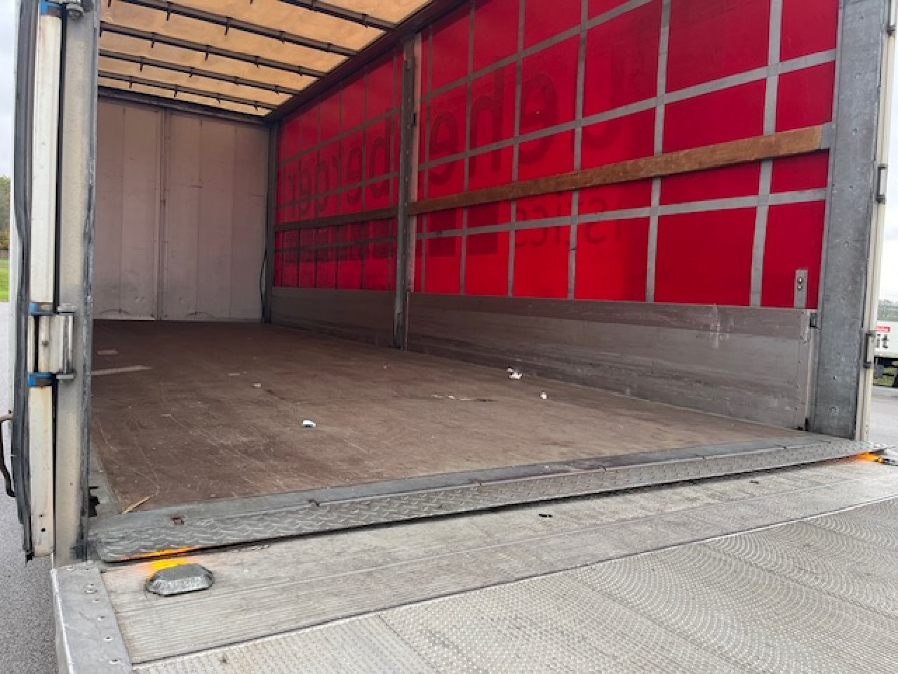 MAN TGM 18.320 4x2 BL Durchladbar - mit Tandemhänger - 侧帘卡车:图2 MAN TGM 18.320 4x2 BL Durchladbar - mit Tandemhänger - 侧帘卡车:图2