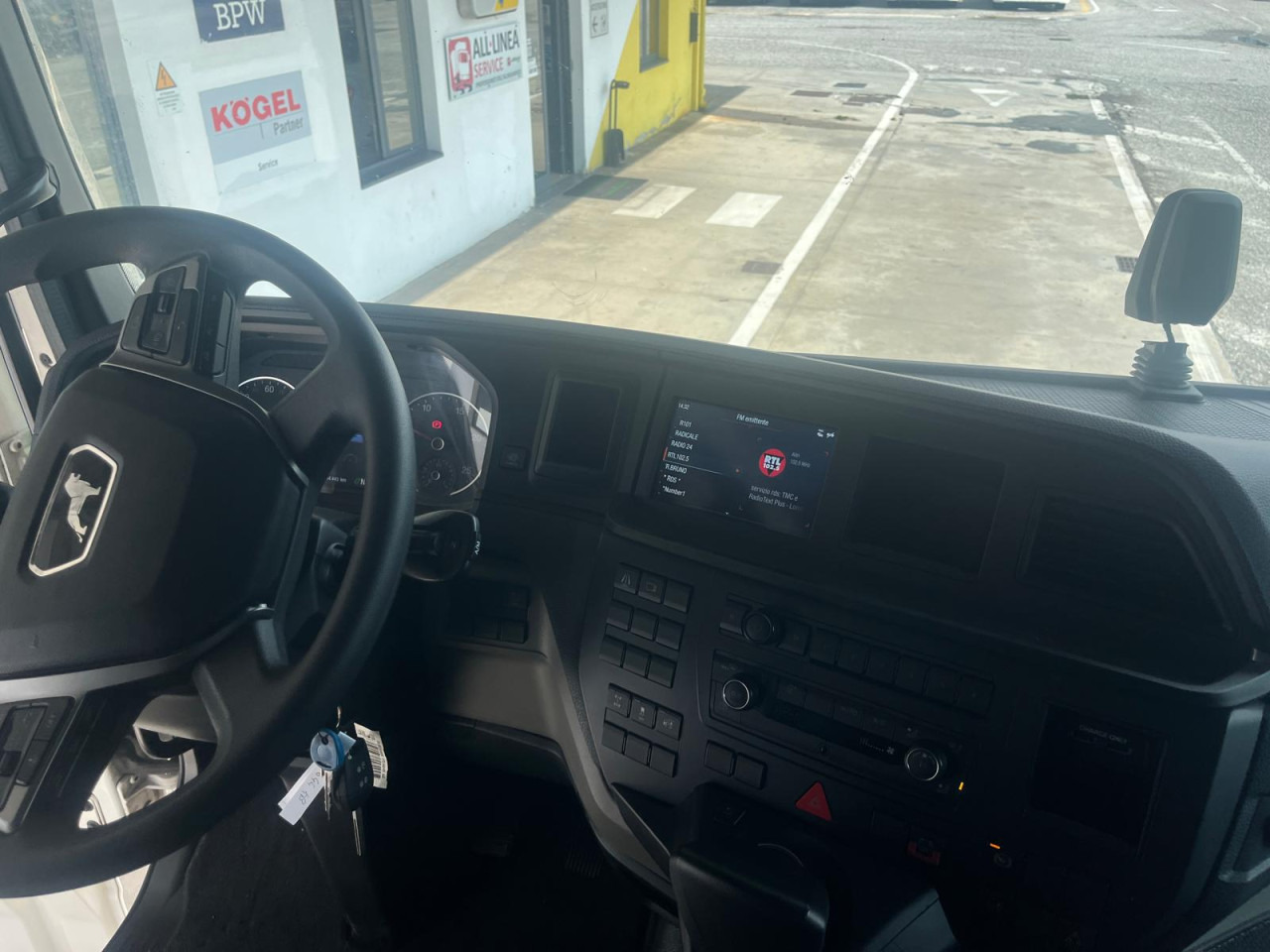 MAN TGX 18.510 4x2 BL SA ADR FL EXII EXIII Euro6 Klima - 牵引车:图2 MAN TGX 18.510 4x2 BL SA ADR FL EXII EXIII Euro6 Klima - 牵引车:图2