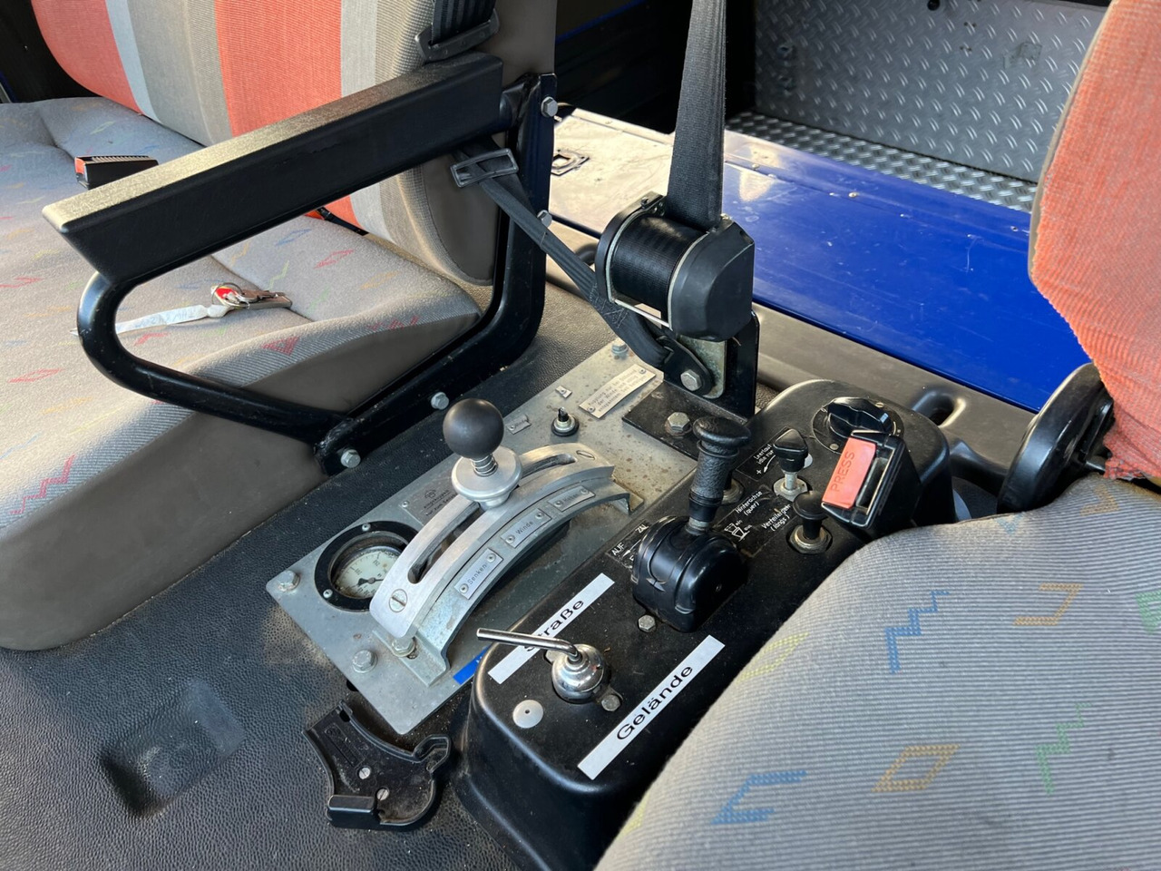 120-23 AW 4x4 Doka 120-23 AW 4x4 Doka, V8-Motor, Mannschaftswagen 16 Sitze, Seilwinde - 消防车:图3 120-23 AW 4x4 Doka 120-23 AW 4x4 Doka, V8-Motor, Mannschaftswagen 16 Sitze, Seilwinde - 消防车:图3